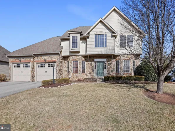 114 Lewis Washington Dr, Charles Town, WV 25414