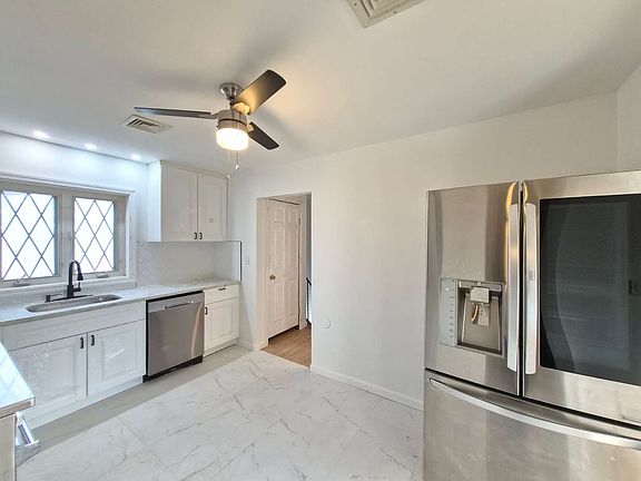 2nd image of 407 Walker St Floor 2