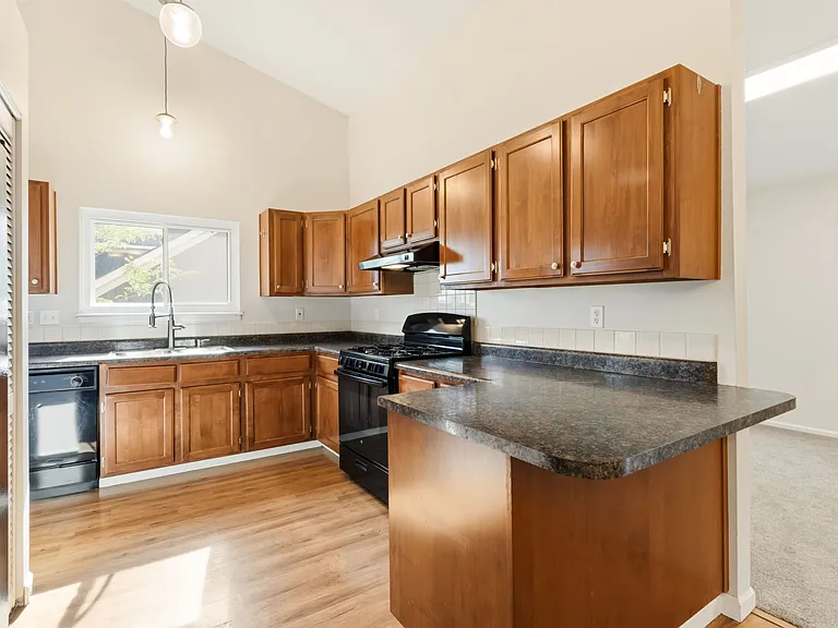 736 Butte Pass Dr — Photo 3