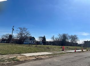 13242 Buffalo St, Hamtramck, MI 48212