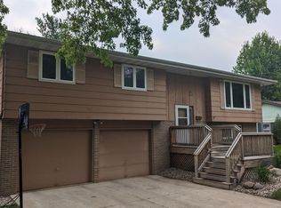 478 3rd Ave SE, Sioux Center, IA 51250