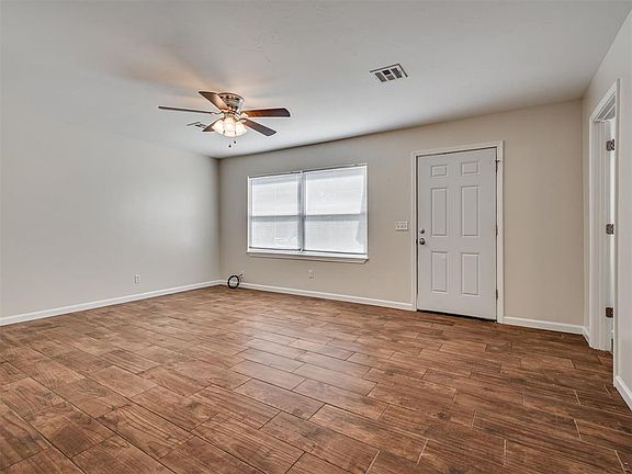 2nd image of 908 Buck Dr