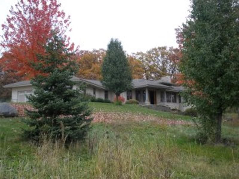 5576 Applewood Ct, Hartford, WI 53027 Zillow