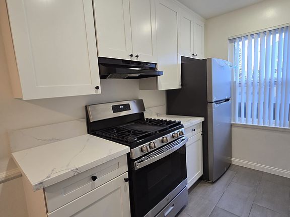 2nd image of 10840 Hortense St APT 10