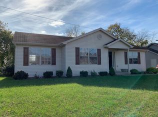 912 Pinoak Dr, Nicholasville, KY 40356
