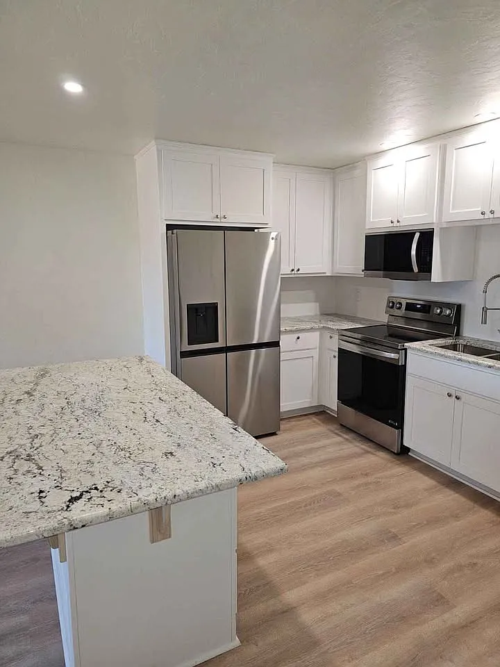 2 bed, 980 sqft, $1,450 — Photo 1