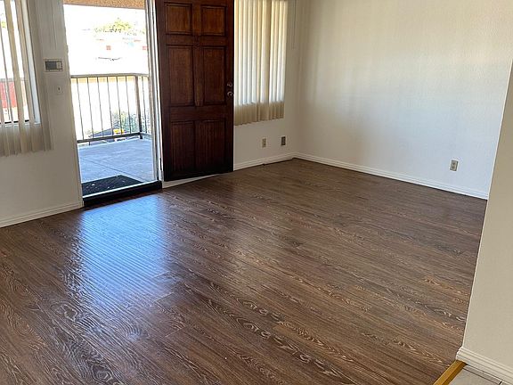 5th image of 601 Dewey Ave APT J