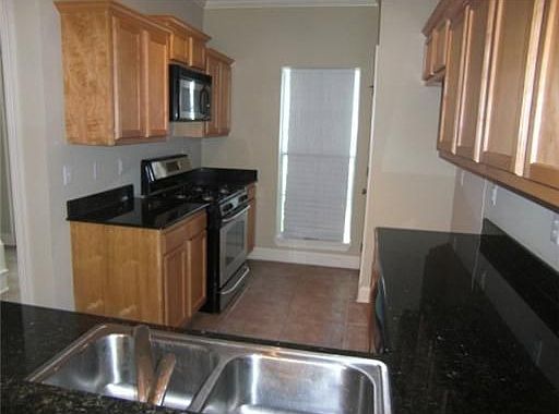 3rd image of 216 Emerald Oaks Dr