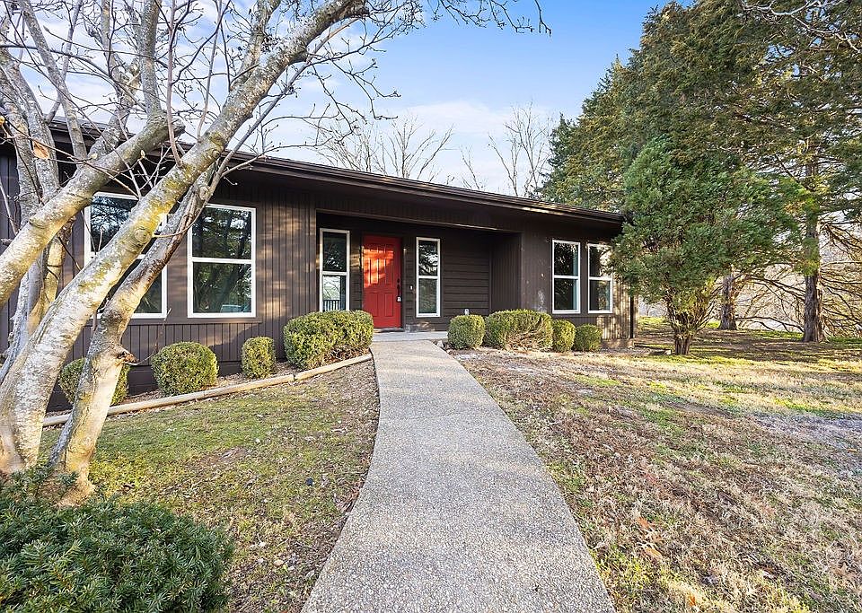 1st image of 2 Shakespeare Dr