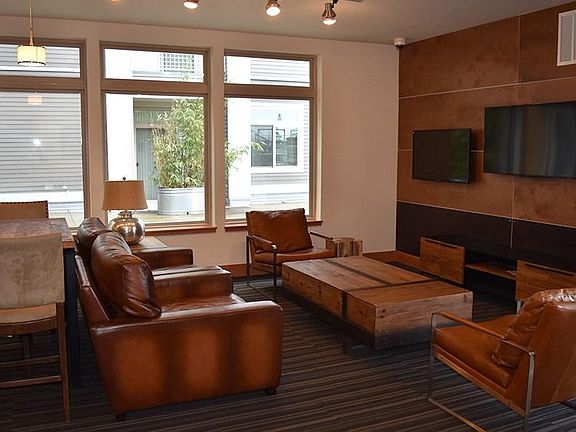 5th image of 3555 Market Pl W #Den
