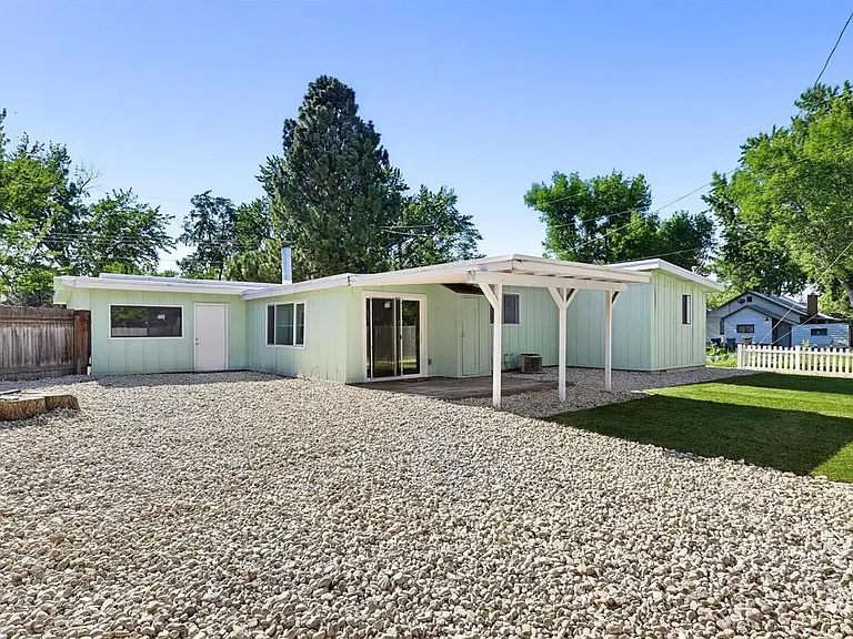2504 S Annett St — Photo 24