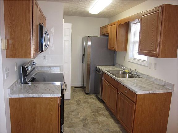 4th image of 434 Spring Leaf Dr