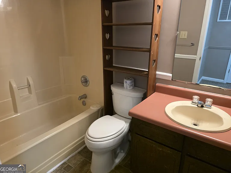 206 Old Lake Rd — Photo 16