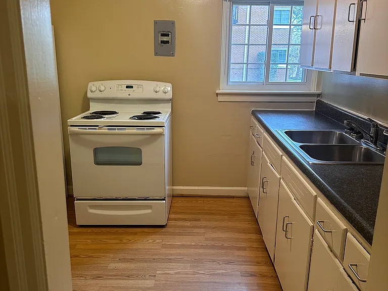198 Kimberly Ave #7 — Photo 7