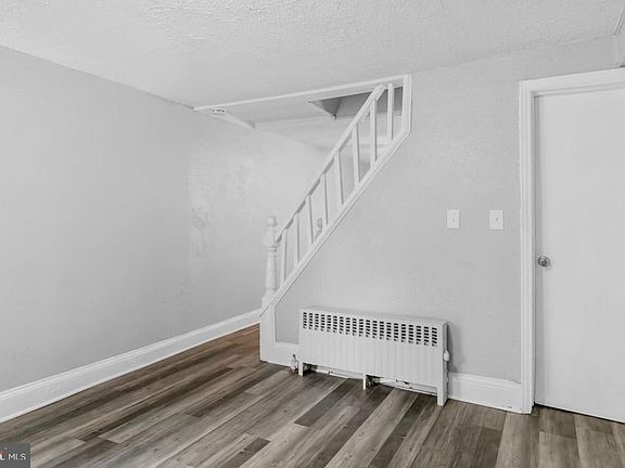 4th image of 49 Bond St