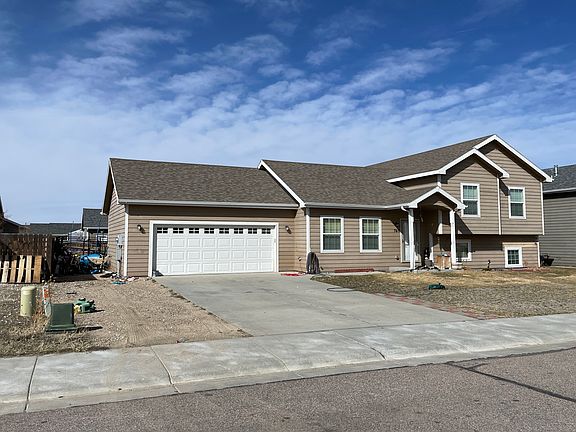 3rd image of 740 Reshaw Cir