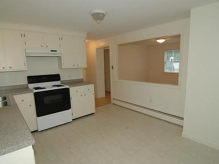 12 Holbrook St #3 — Photo 3