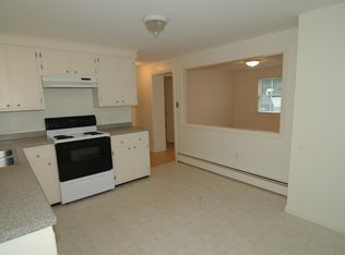 12 Holbrook St APT 3, Freeport, ME 04032