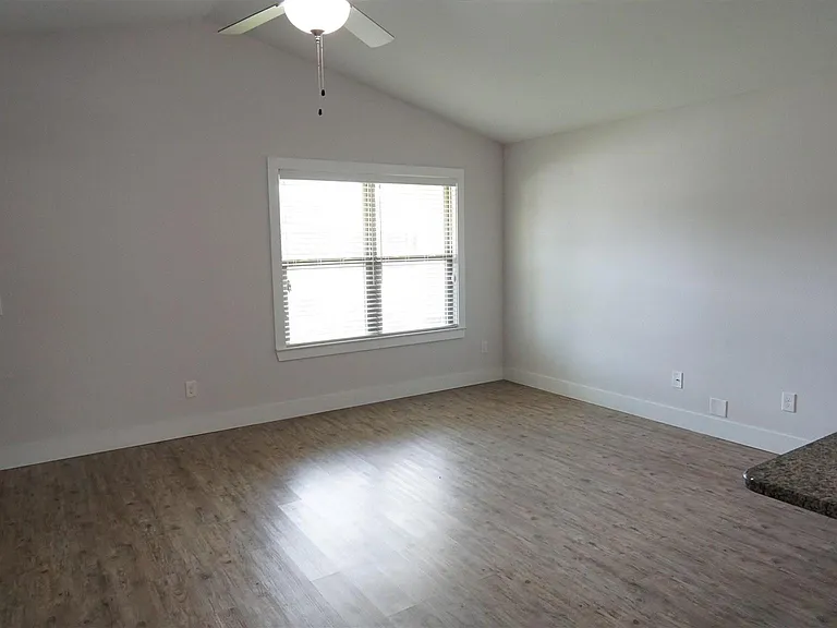 138 Cottage View Dr — Photo 4