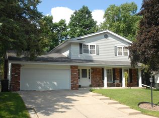 2655 S Root River Pkwy, West Allis, WI 53227