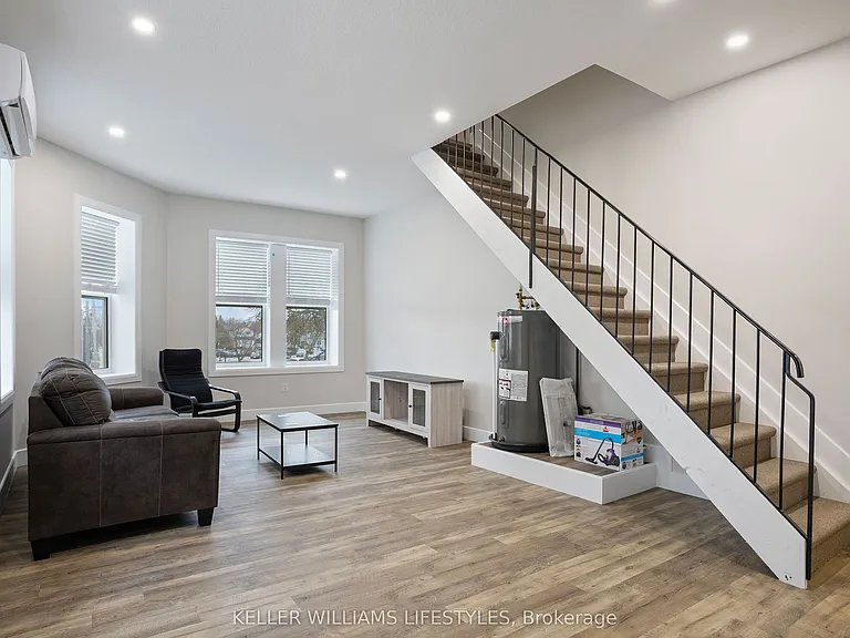 537 Talbot St #5 — Photo 15