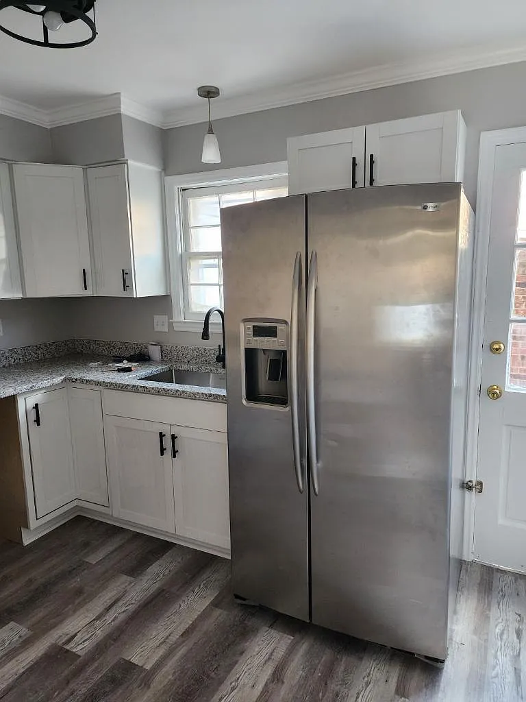 6260 Old Pineville Rd — Photo 2