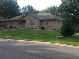 100 NE Knox St, Blue Springs, MO 64014