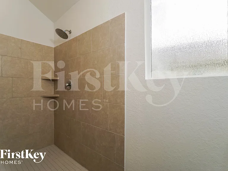 1260 Treehouse Ln — Photo 16