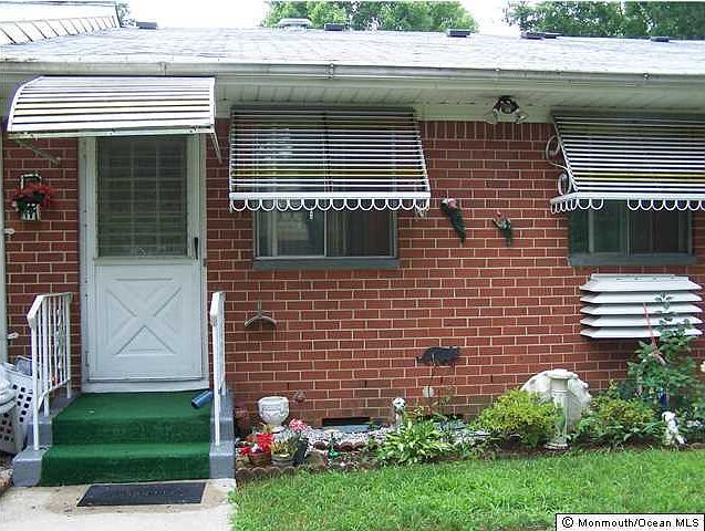 1st image of 51 Yorktowne Parkway #F