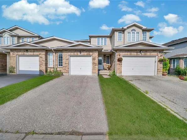 22 Chester Dr, Cambridge, ON N1T 2C4