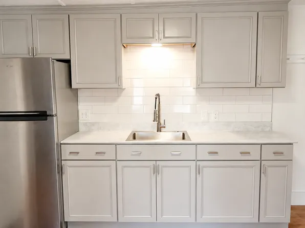 91 Sullivan St APT 3, Berwick, ME 03901