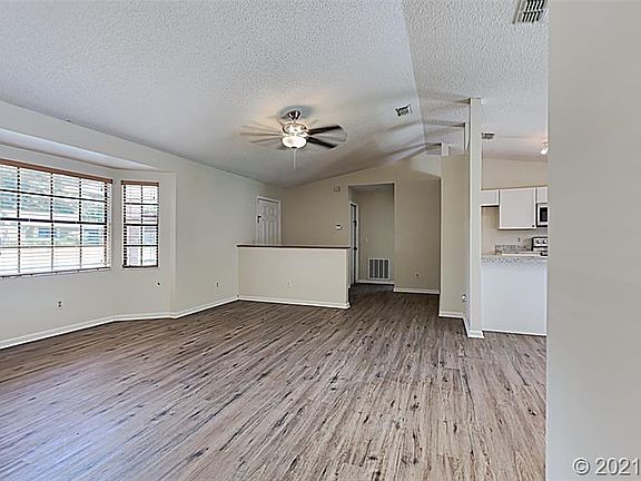 5th image of 2309 Evergreen Dr