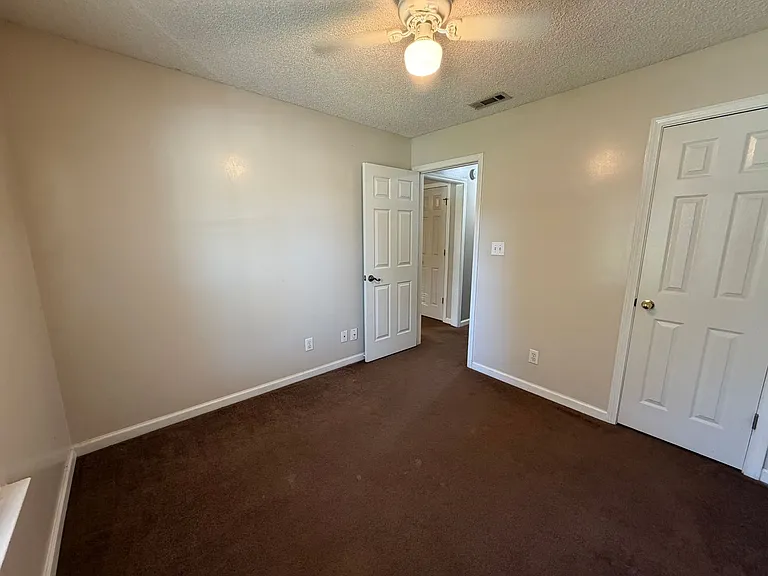 1330 N Hampton Dr — Photo 17