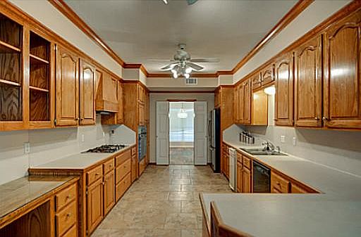 5th image of 1101 Woodhaven Cir