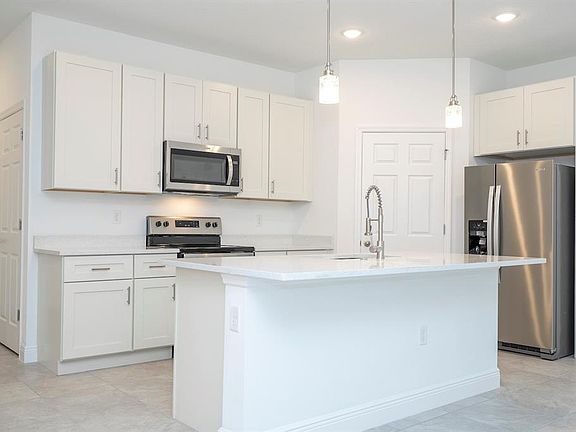 5th image of 8 Locust Run Pass