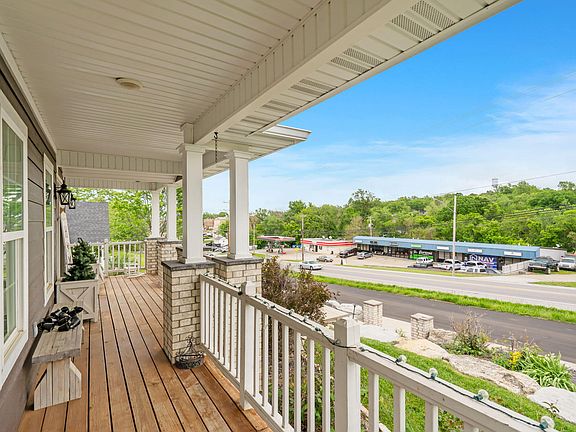 5th image of 403 S 3rd Street