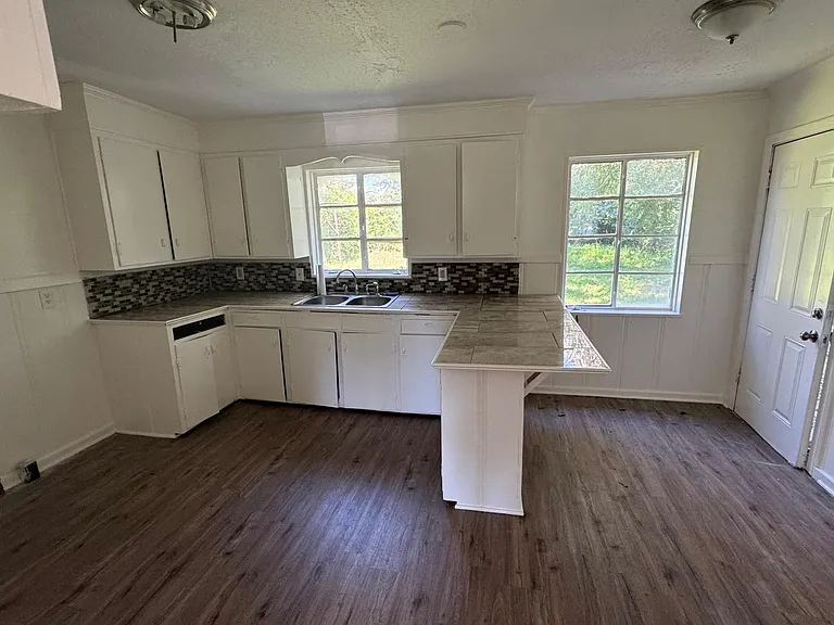 1628 Gibraltar Dr — Photo 4