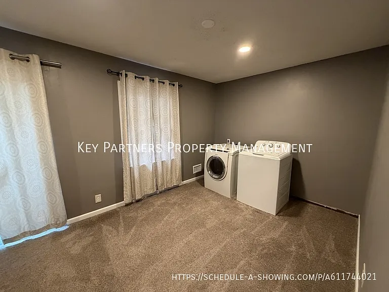 821 S Edgemere Dr — Photo 12