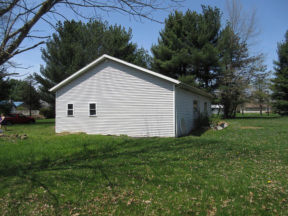 5th image of 104 Darrin Dr