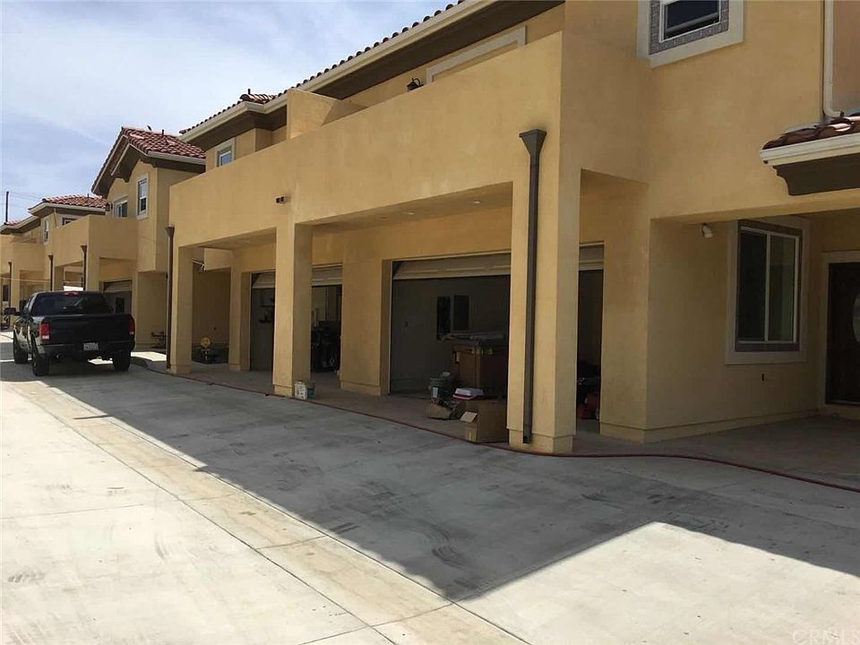 1st image of 1068 Larimore Ave #B