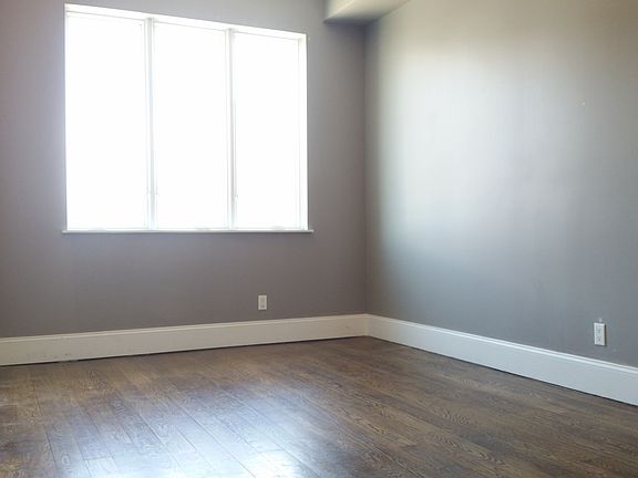 2nd image of 220 Walworth St APT 1