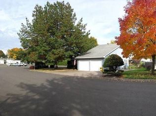890 N Elm St, Canby, OR 97013