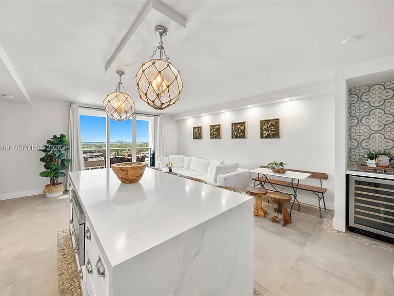 2301 Collins Ave #1533 — Photo 9