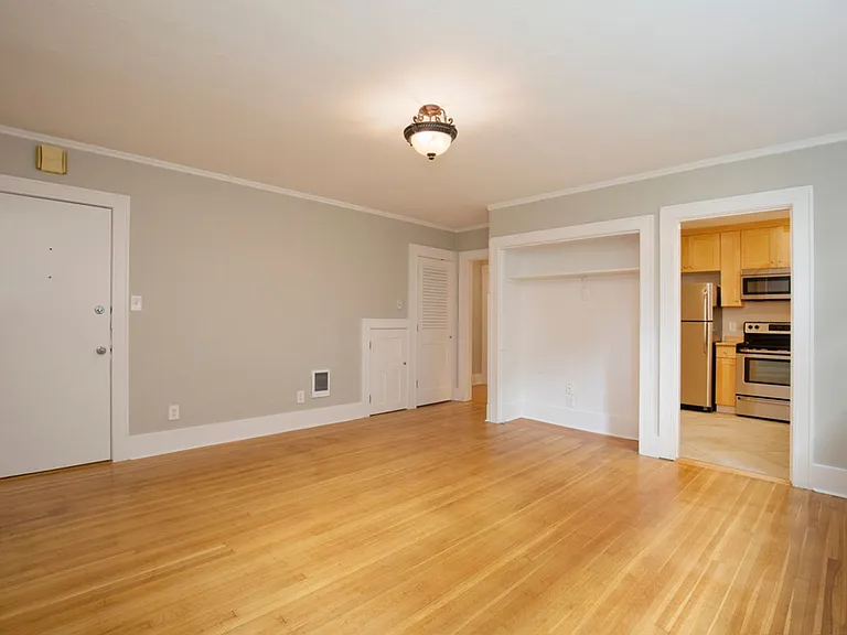 The Sherne Apartments — Photo 5