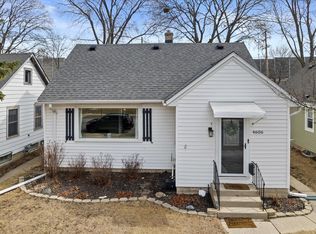 4606 N Ironwood Ln, Glendale, WI 53209