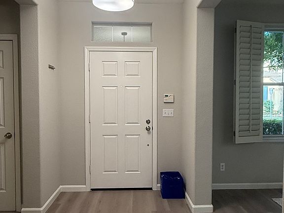 3rd image of 439 Kent Dr