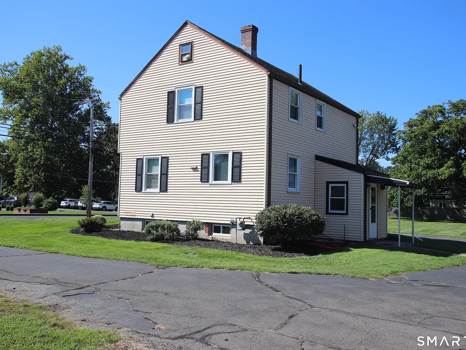 3 bed, 1.5 bath, 1314 sqft, $3,000 — Photo 2