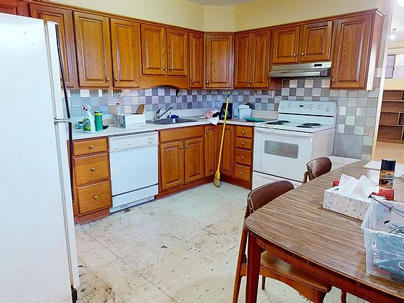 2nd image of 3701 Kenway St