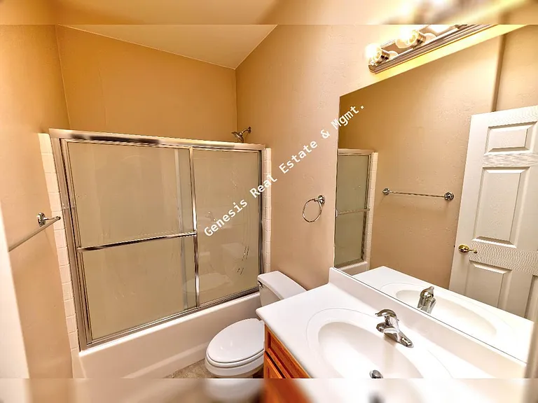 606 W Woodfield Ct — Photo 25