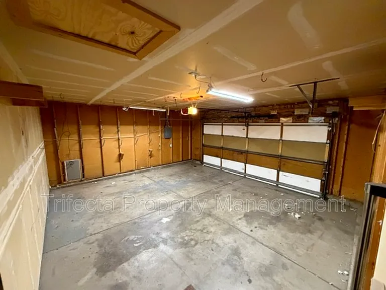 2718 Garden Dr — Photo 22